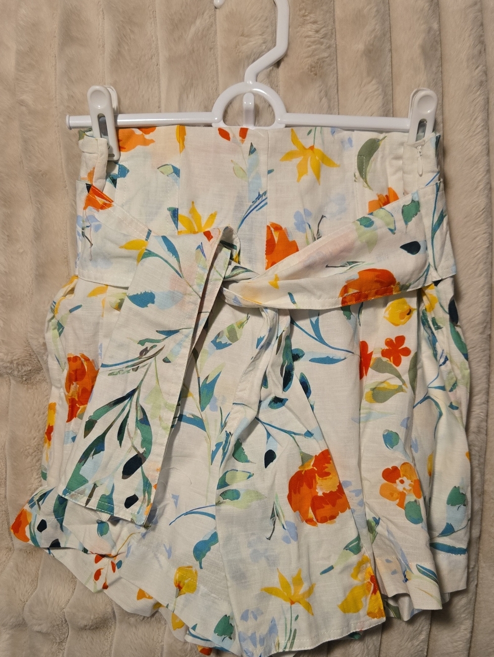 High-Waist Floral Tie-Belt Shorts - White with Multicolor Blooms